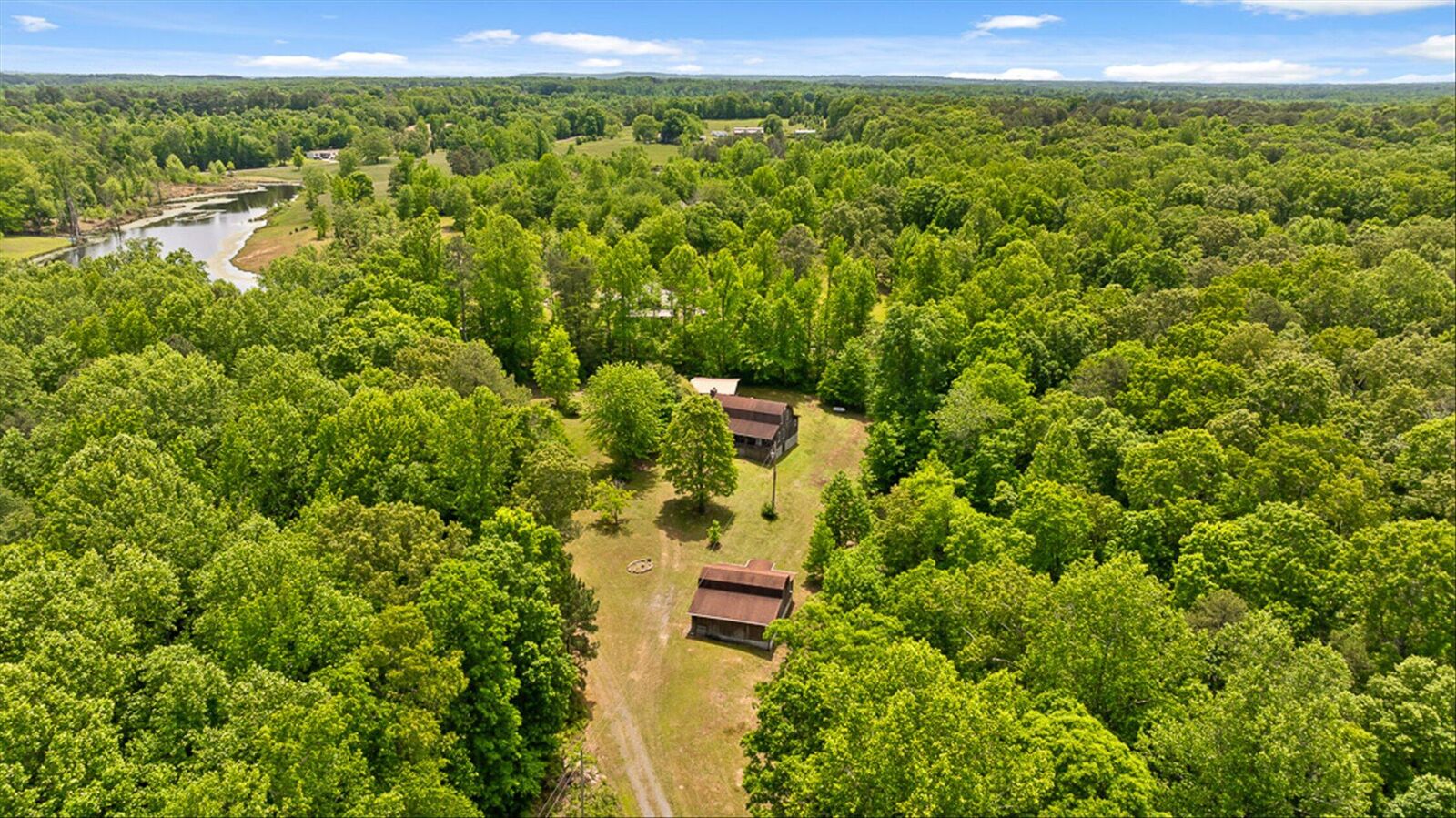 Property Photo:  1052 County Road 332  AL 35765 