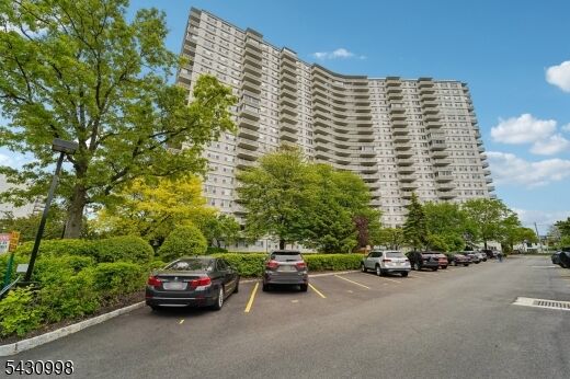Property Photo:  2000 Linwood Ave 4P  NJ 07024 