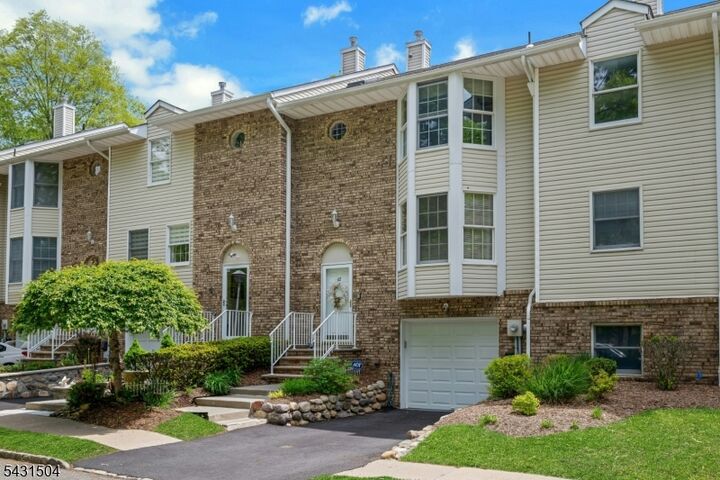 Property Photo:  42 Brookstone Cir 42  NJ 07950 