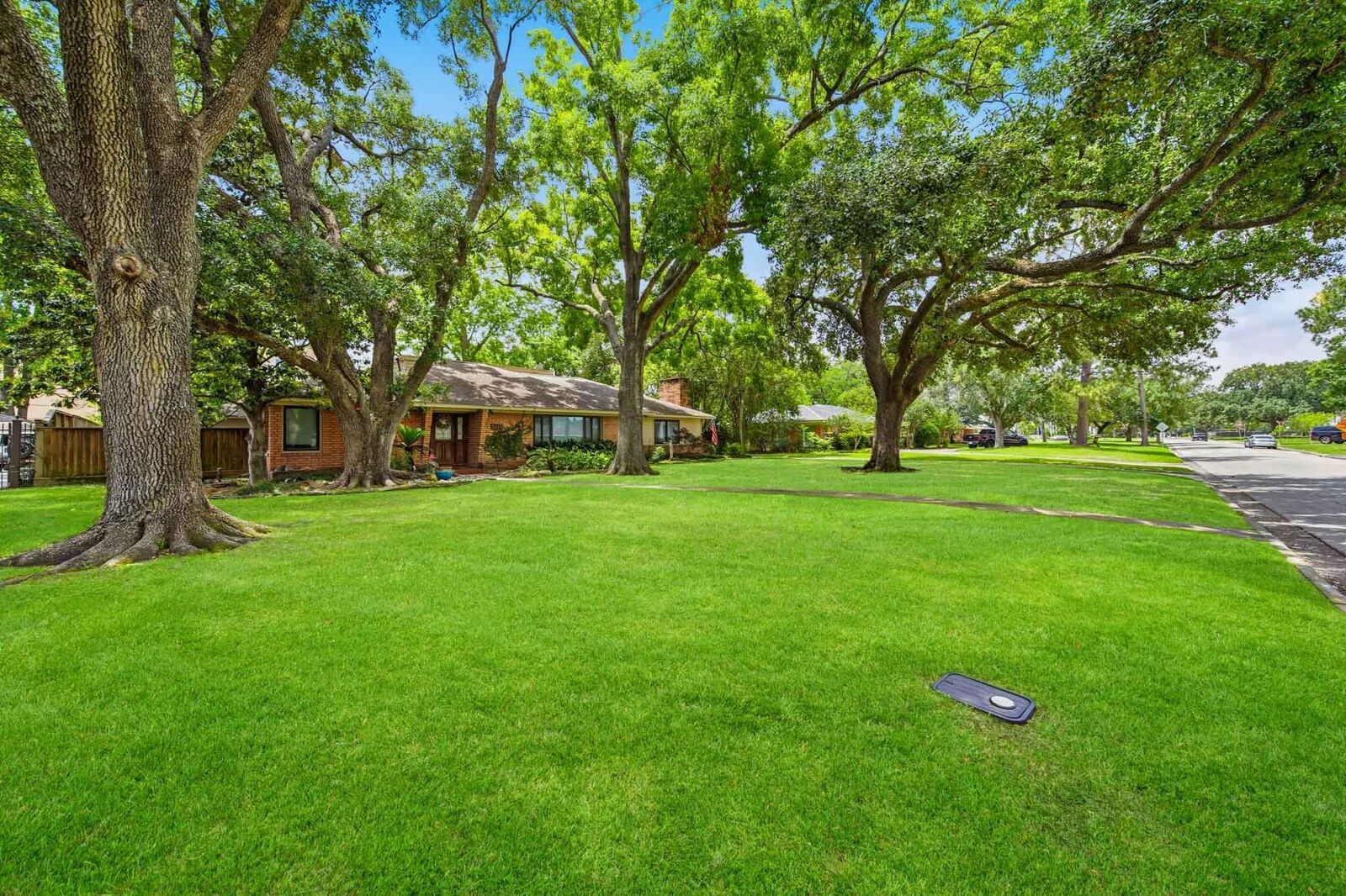 Property Photo: 5117 Valerie Street TX 77401
