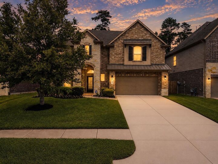 Property Photo: 122 Deerfield Meadow Drive TX 77384