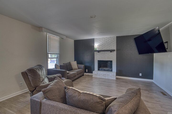 Property Photo: 401 N 6th Street IN 47601
