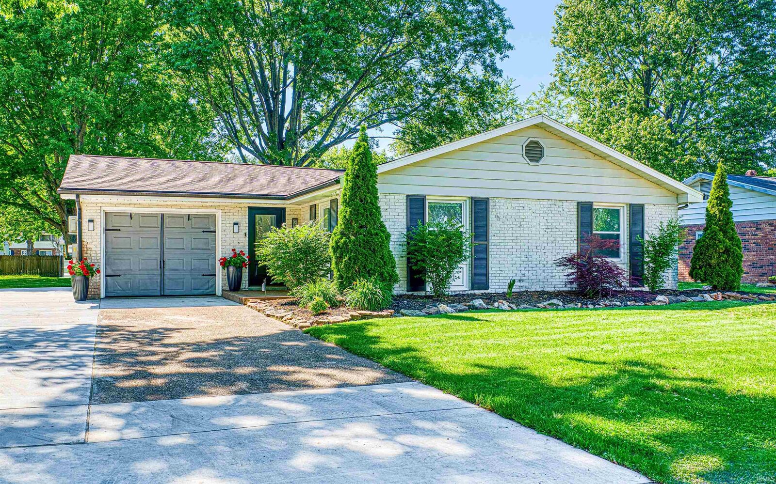 Property Photo:  2320 Saratoga Drive  IN 47715 