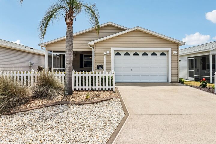 Property Photo:  2561 Birch Avenue  FL 32162 