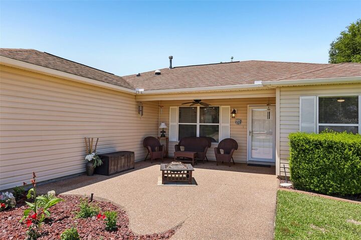 Property Photo:  1000 Kenova Avenue  FL 32162 
