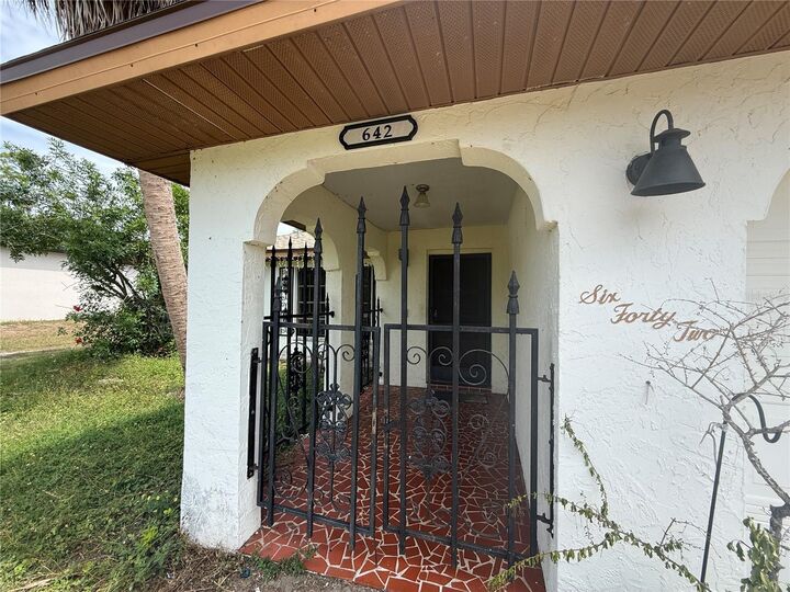 Property Photo:  642 Verona Street  FL 33948 