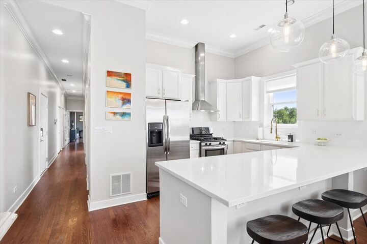 Property Photo:  2212 W North Avenue 401  IL 60647 