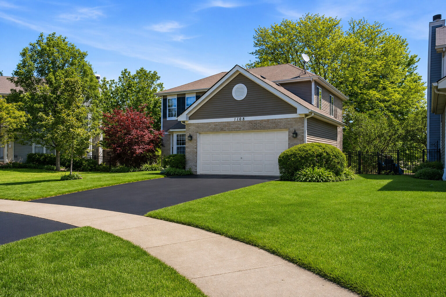 Property Photo:  1108 Willard Court  IL 60540 