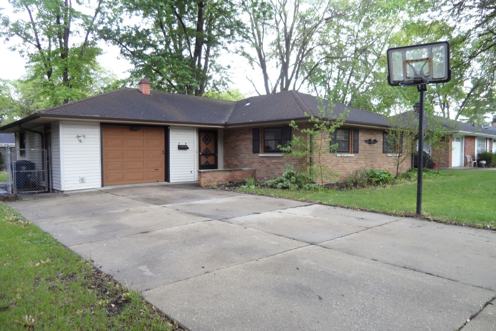Property Photo:  450 Michigan Avenue  IL 60506 