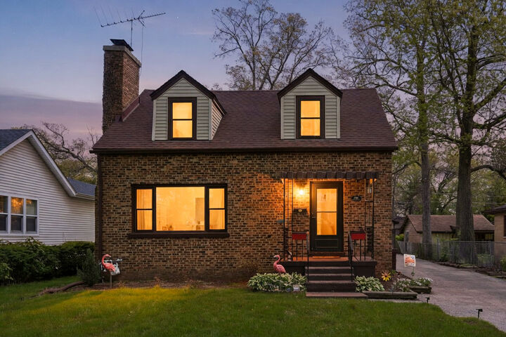 Property Photo: 735 Kirkwood Avenue IL 60096