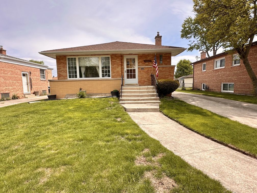 Property Photo:  10021 Minnick Avenue  IL 60453 