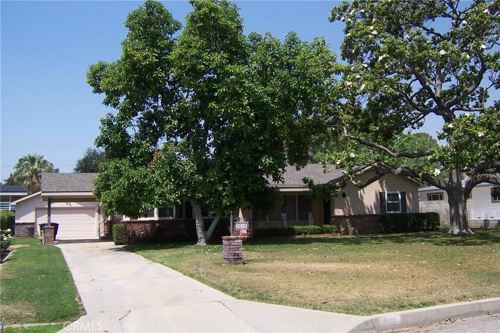 Property Photo:  3016 Muscupiabe  CA 92405 