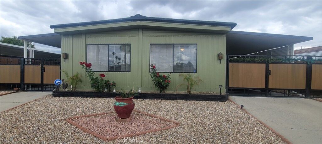 Property Photo:  1625 W Johnston Avenue  CA 92543 