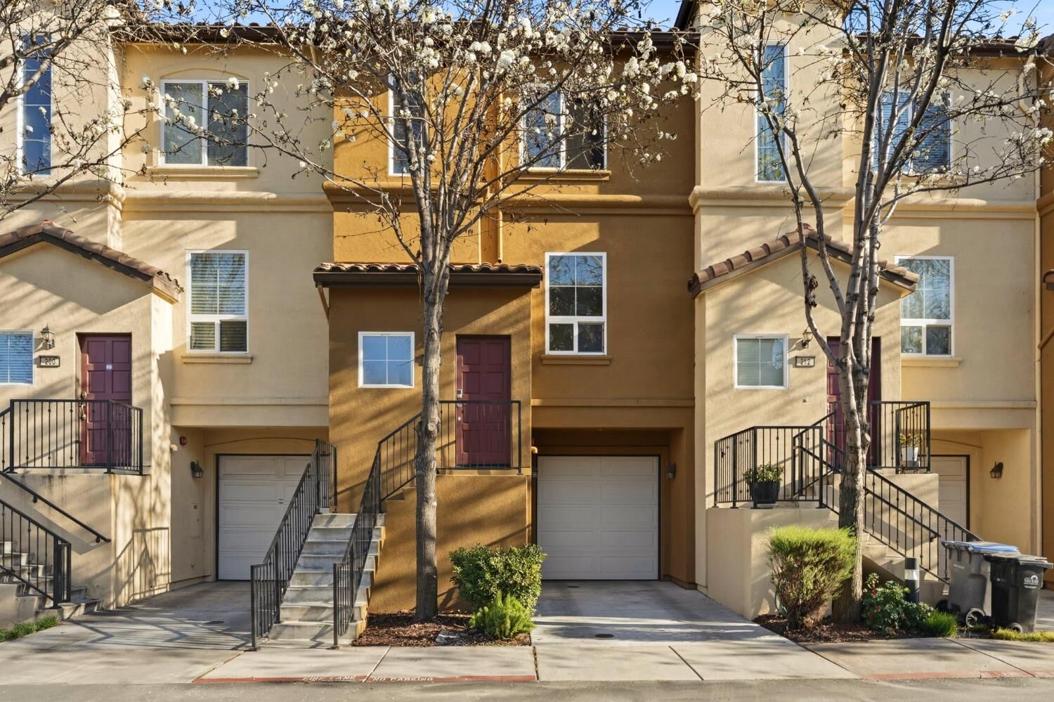 Property Photo: 206 San Antonio Place CA 95116