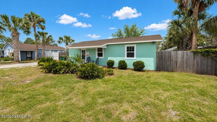 Property Photo: 1105 10th Street N FL 32250