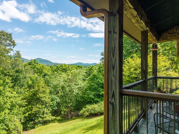 Property Photo:  325 Weoka Court  GA 30541 