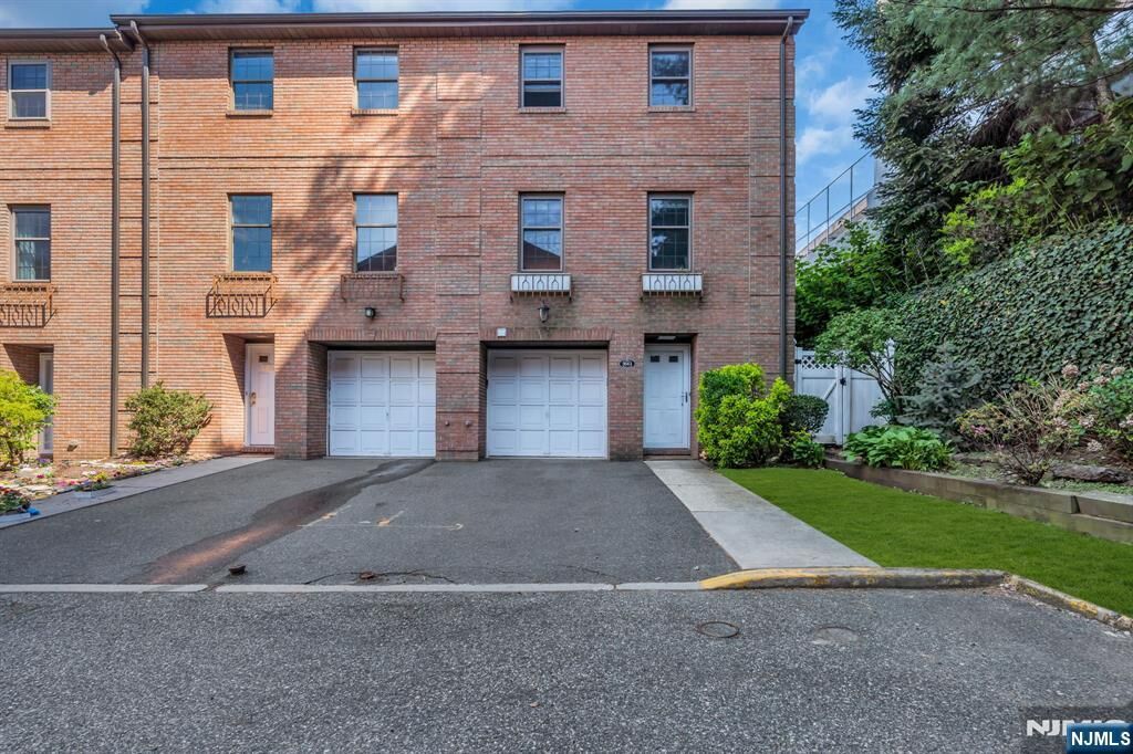 Property Photo:  3661 Meadow Lane  NJ 07047 