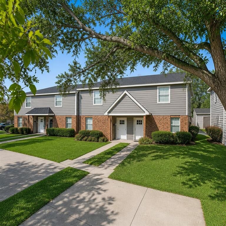 Property Photo:  210 Hunt St. B  LA 70037 