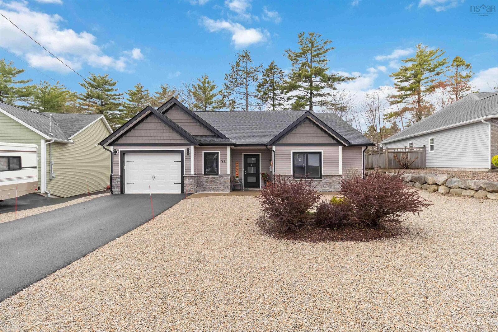 Property Photo:  71 Acorn Drive  NS B4V 8Z3 
