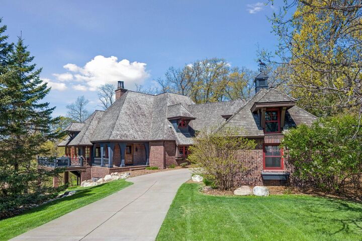 Property Photo:  1610 Locust Hills Place  MN 55391 