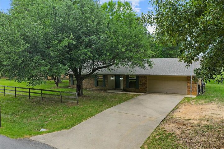 Property Photo: 9720 Locust Hill LA 71033