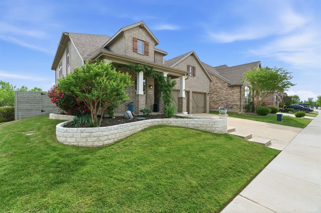 Property Photo:  1101 9th Street  TX 76226 