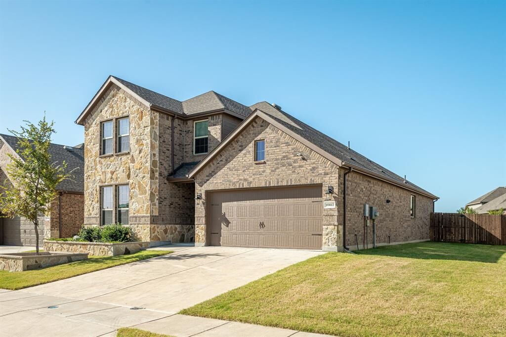 Property Photo:  10812 Ponderosa Trail  TX 76227 