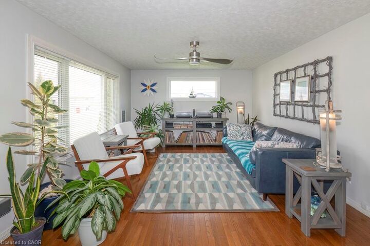 Property Photo:  111 Elizabeth Street W  ON N0G 1R0 
