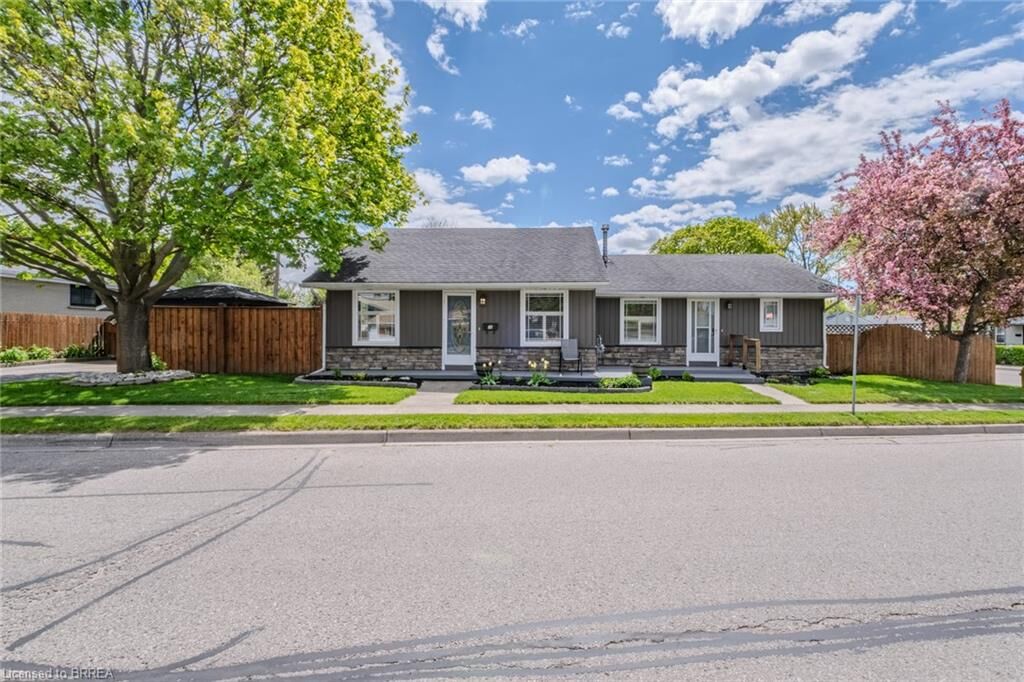 Property Photo:  36 Crandell Avenue  ON N3S 1C9 