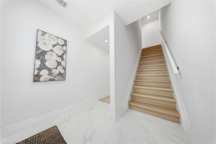 Property Photo:  47 Walnut Street  ON N3T 1H1 