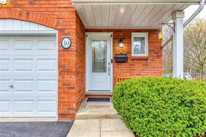 Property Photo:  3115 New Street 10  ON L7N 3T5 