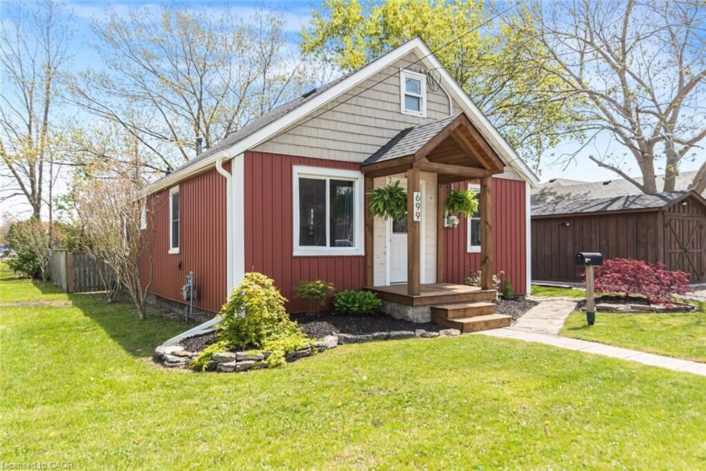 Property Photo:  699 Tamarac Street  ON N1A 2E2 