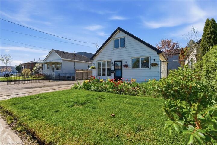 Property Photo:  214 Glow Avenue  ON L8H 3W7 