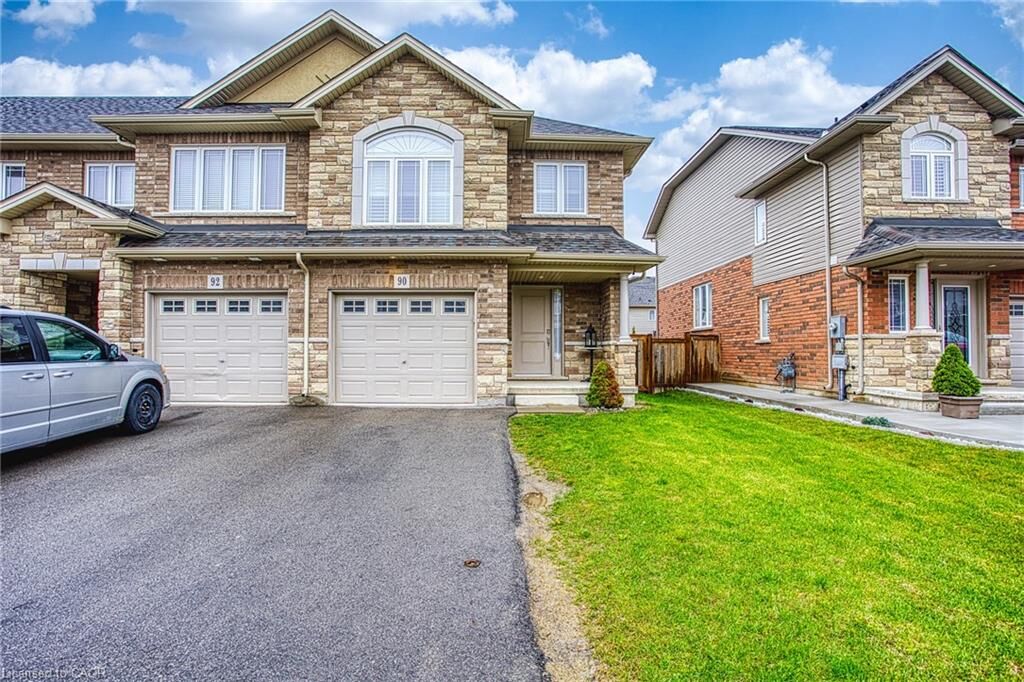 Property Photo:  90 Cittadella Boulevard  ON L0R 1P0 