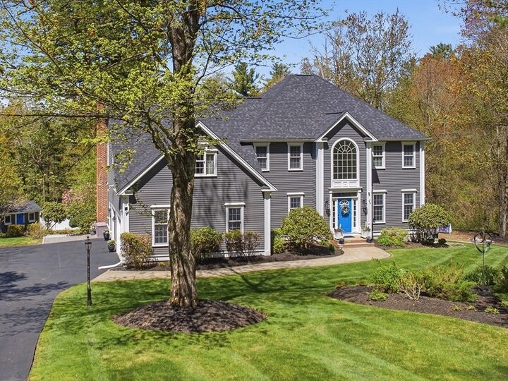 Property Photo:  4 Fieldstone Ct  MA 01519 