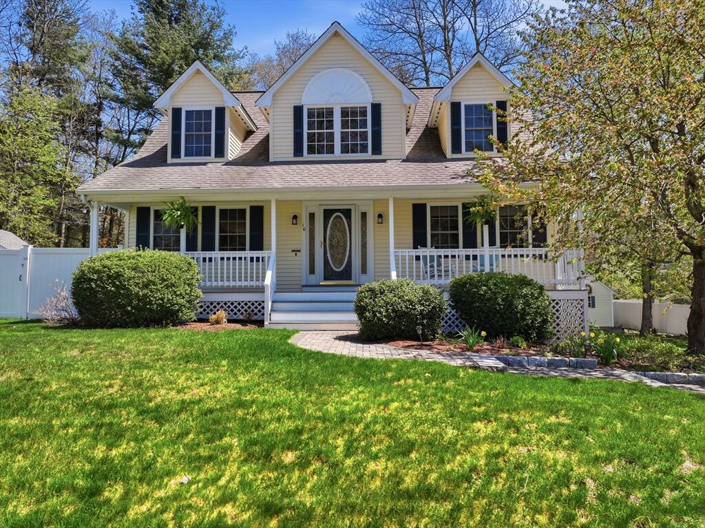 Property Photo:  10 Horseshoe Lane  MA 01510 