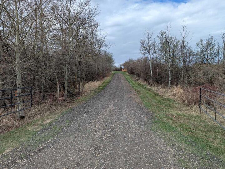 Property Photo:  49232 Range Road 173  AB T0B 4A0 