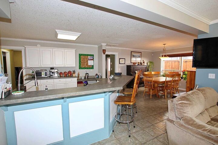Property Photo:  5016 34 Street  AB T4S 1B1 