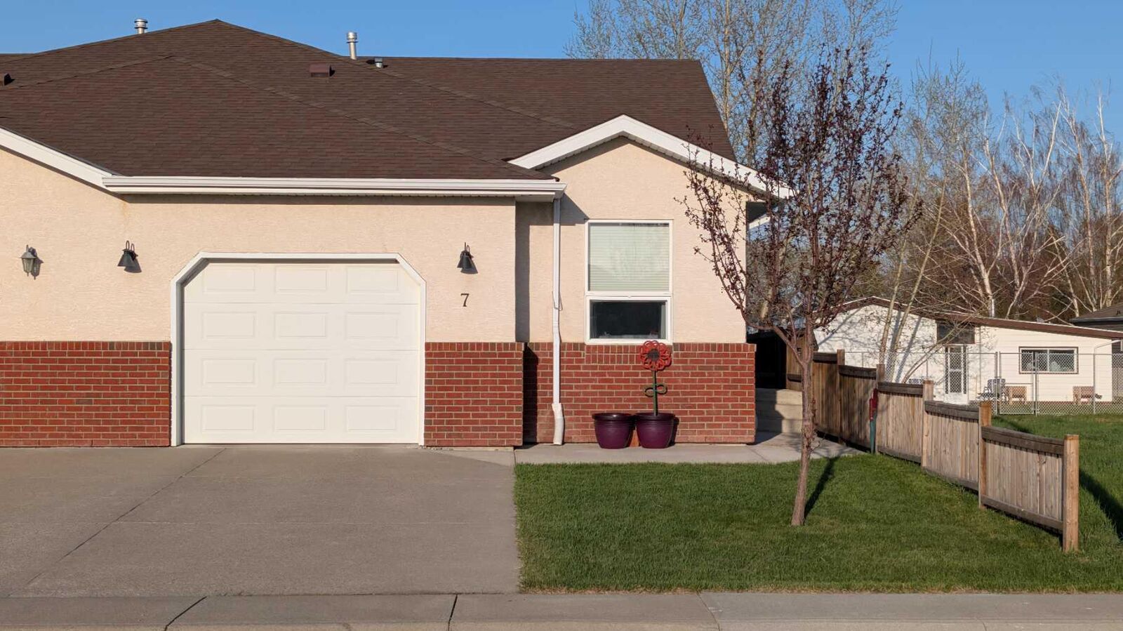 Property Photo:  7 Sundance Street W  AB T0L 0T0 