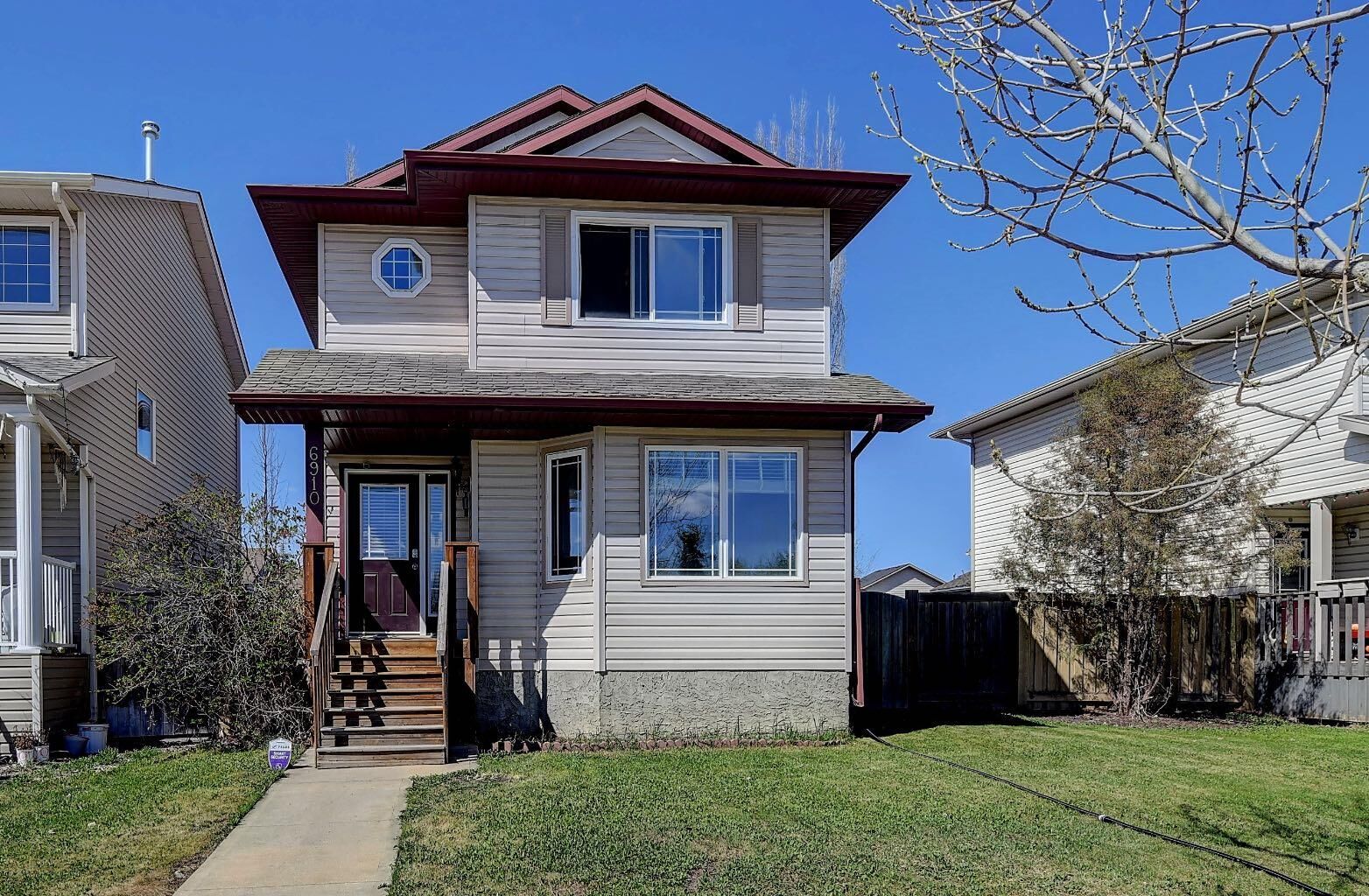 Property Photo: 6910 88A Street AB T8X 0C1