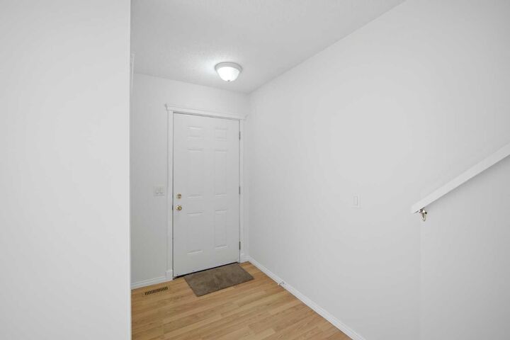 Property Photo:  6016 Martingrove Road NE  AB T3J 2M8 