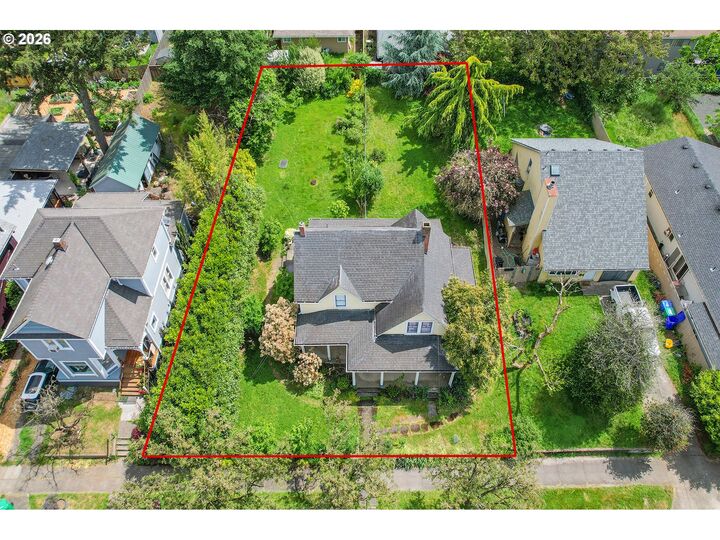 Property Photo:  542 NE 80th Ave  OR 97213 