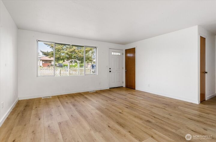 Property Photo:  1167  Sparrow Drive  WA 98277 