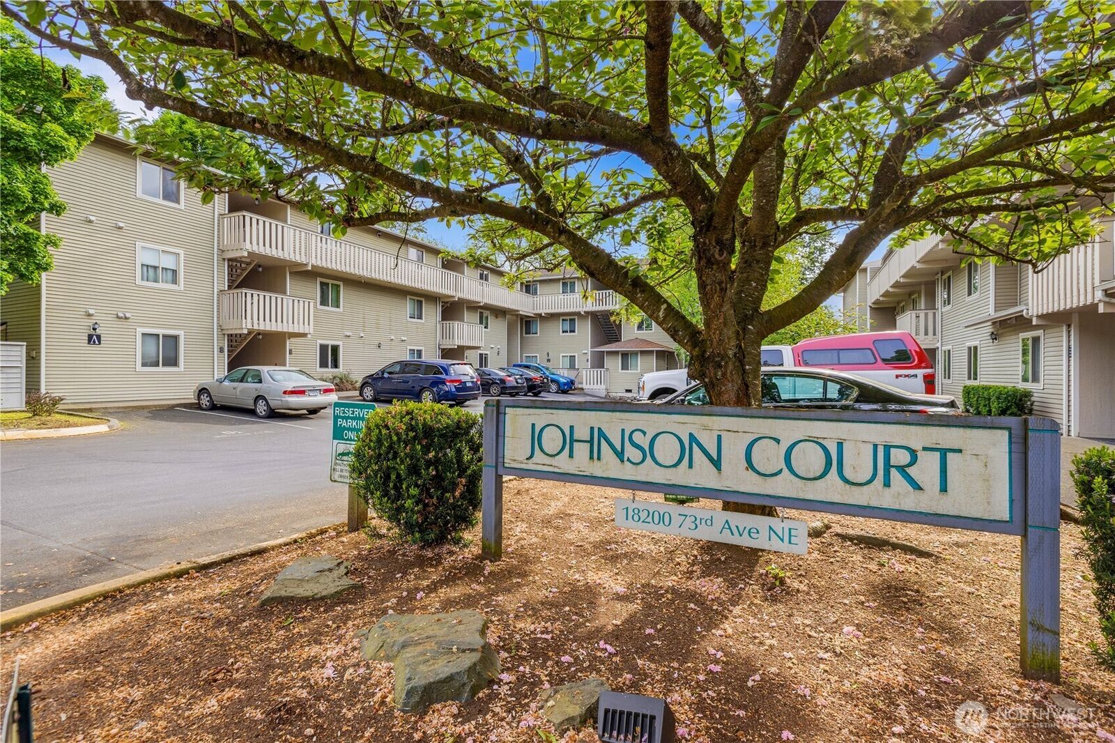 Property Photo:  18200  73rd Avenue NE A113  WA 98028 