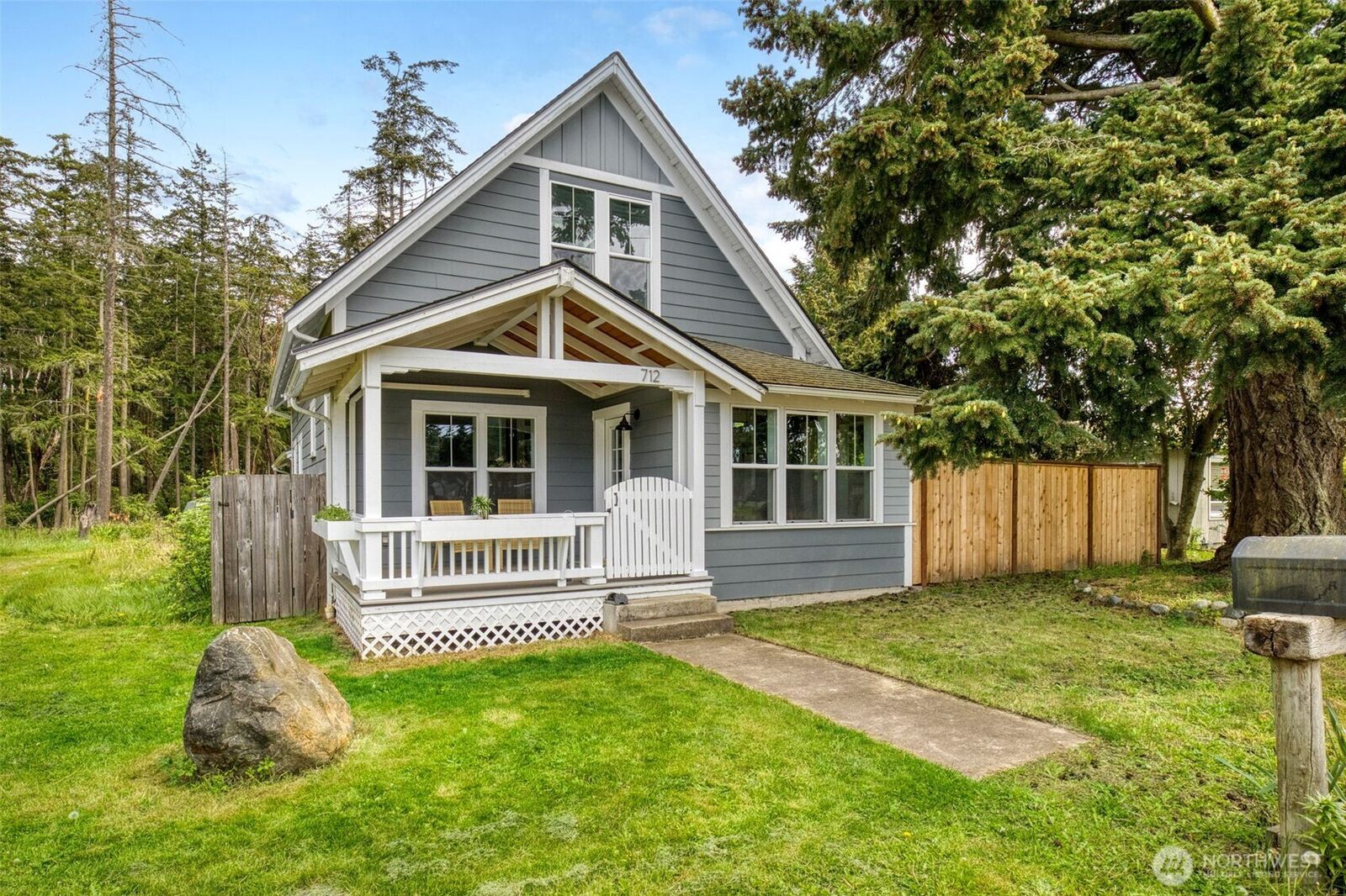 Property Photo:  712  McPherson Street  WA 98368 