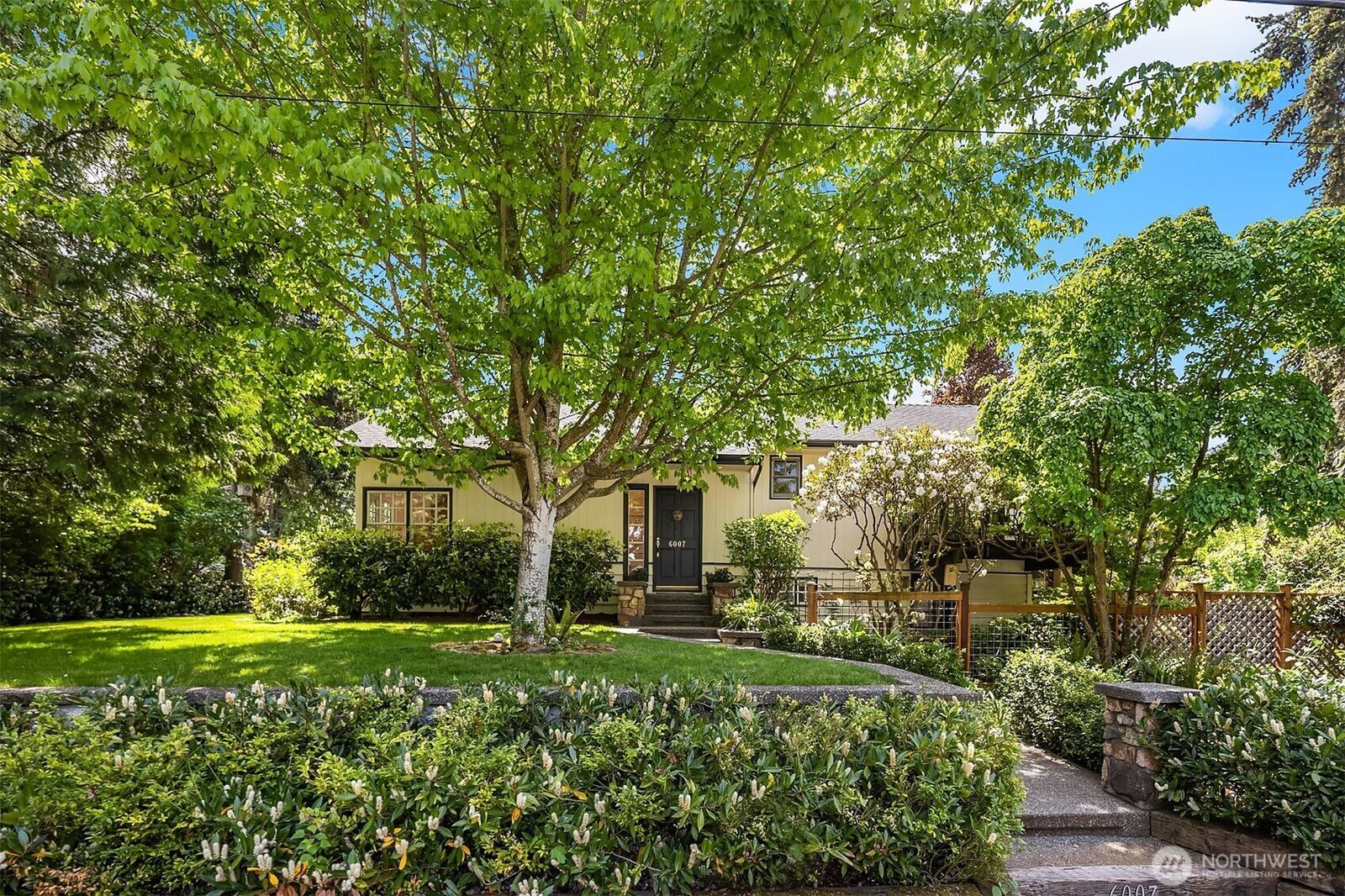 Property Photo:  6007 SE 22nd Street  WA 98040 