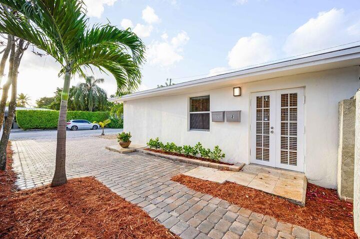 Property Photo:  1306 NE 14th Avenue 1-2  FL 33304 