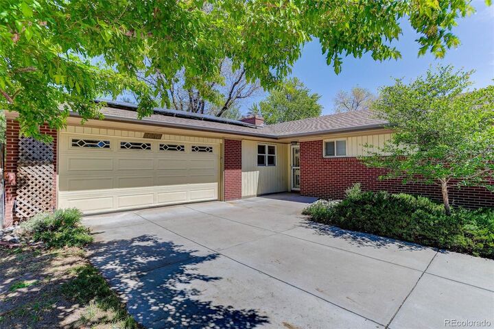 Property Photo:  657 S Pontiac Way  CO 80224 