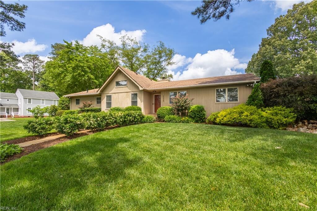 Property Photo:  2220 Wind Branch Cir  VA 23456 
