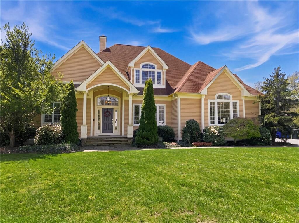 Property Photo:  5 Casey Drive  RI 02809 